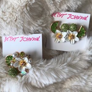 Betsey Johnson Lime Flower Cocktail Ring and Earrings